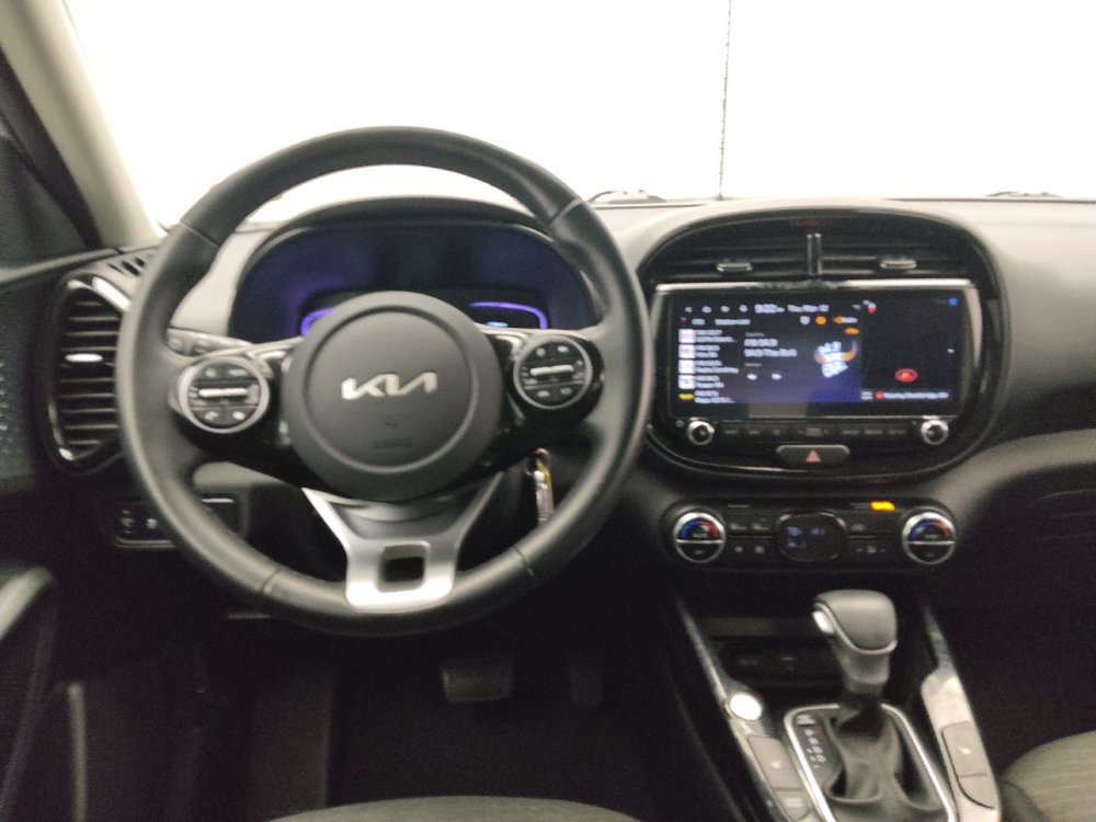 Used 2025 Kia Soul EX image 22