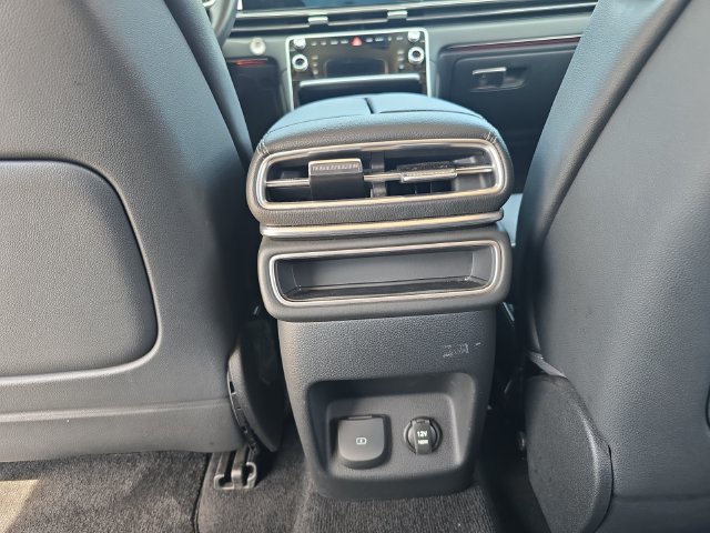 Used 2025 Genesis GV80 2.5T Standard AWD/4WD image 21
