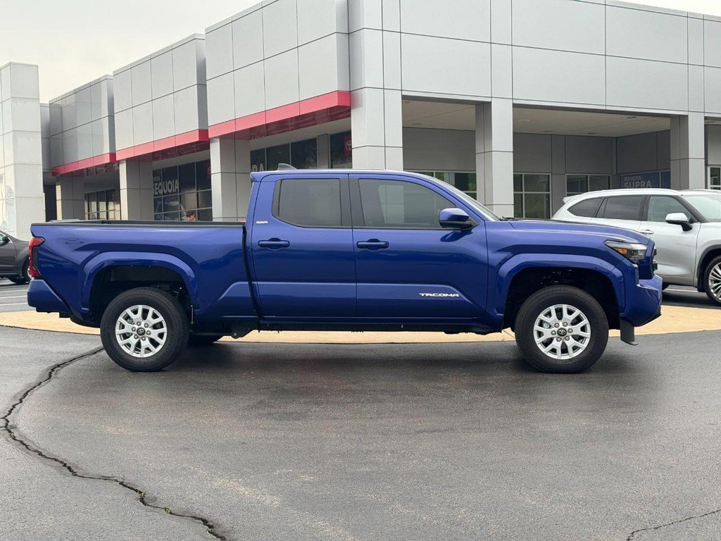 Certified 2025 Toyota Tacoma SR5 AWD/4WD image 2