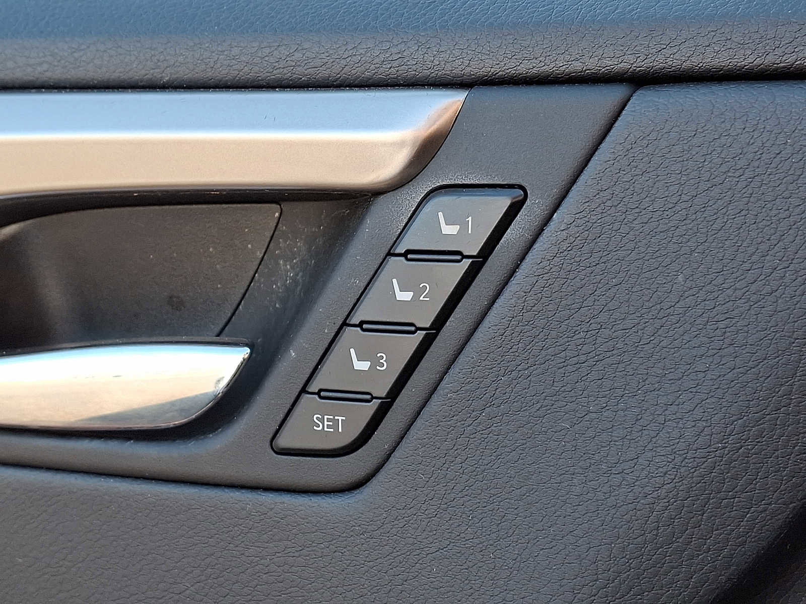 Used 2022 Lexus RX 450h F Sport w/ Accessory Package AWD/4WD image 24