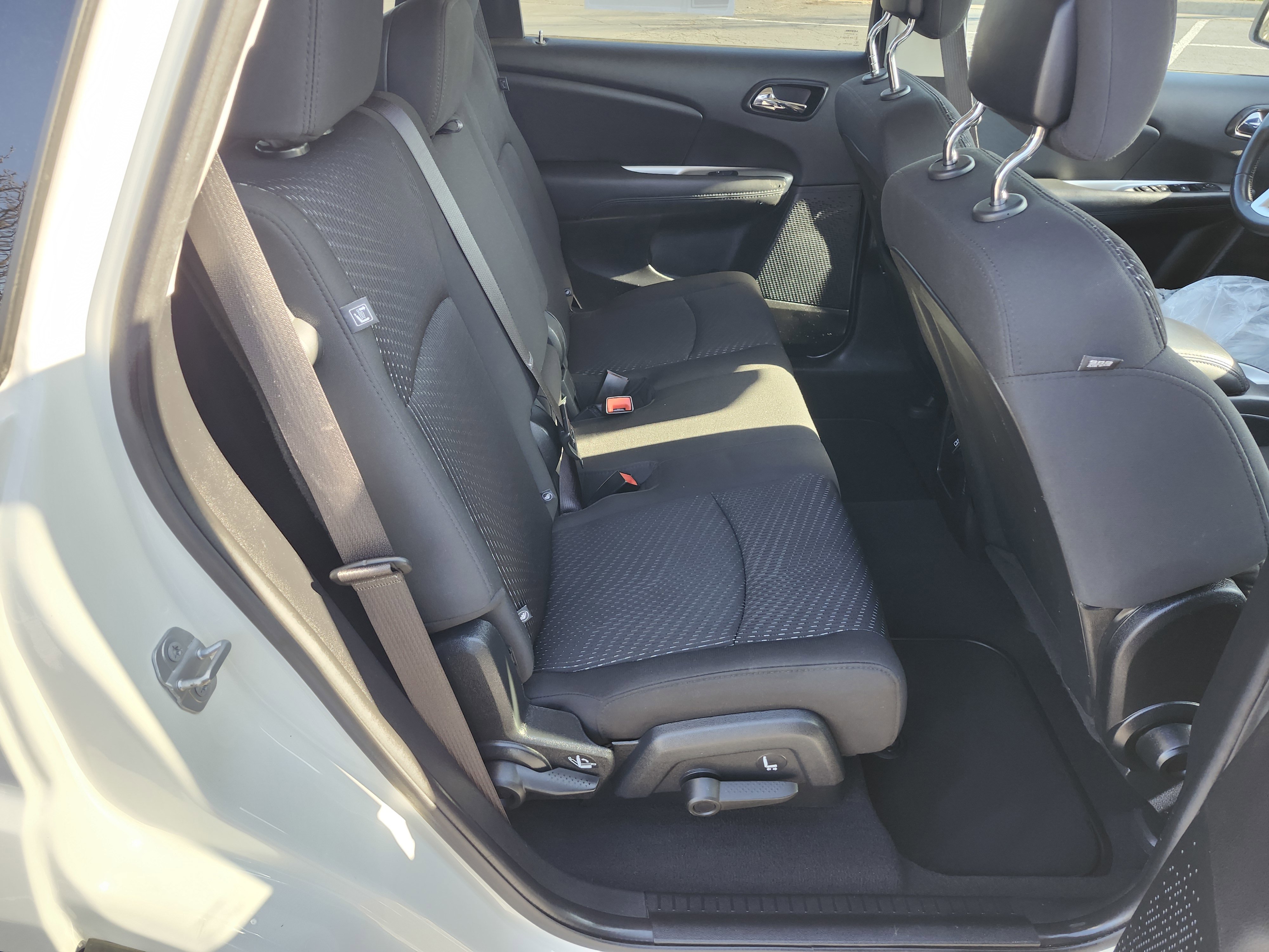 Used 2017 Dodge Journey SXT w/ Comfort/Convenience Group image 17