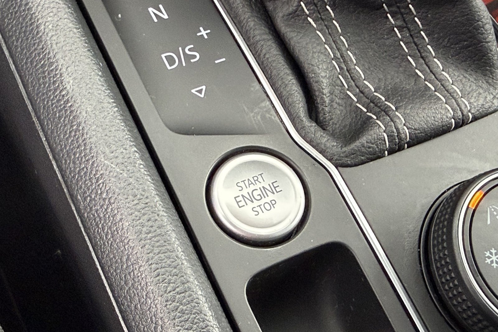 Used 2022 Volkswagen Atlas SEL Premium AWD/4WD image 27