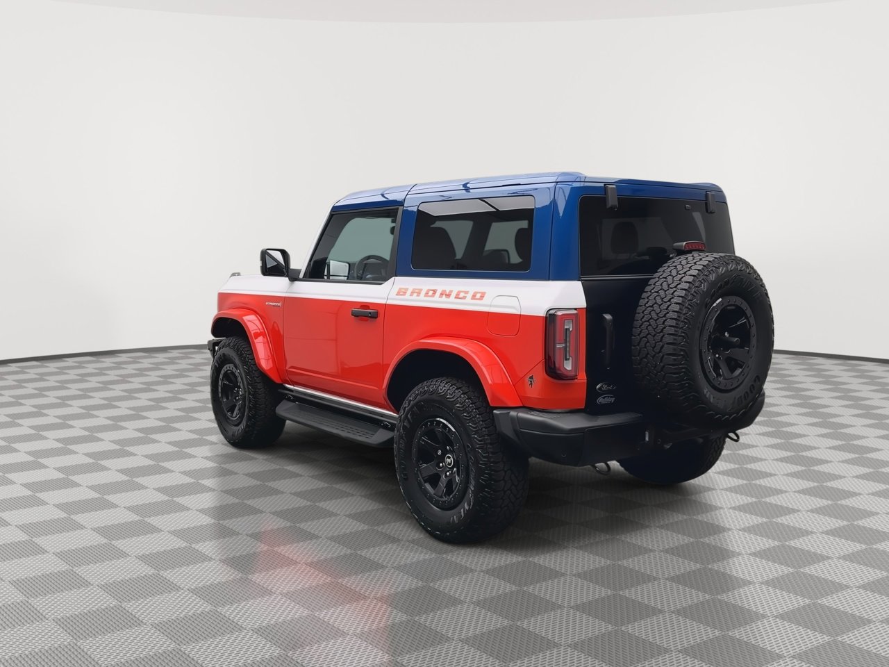 Used 2025 Ford Bronco Stroppe Edition image 2