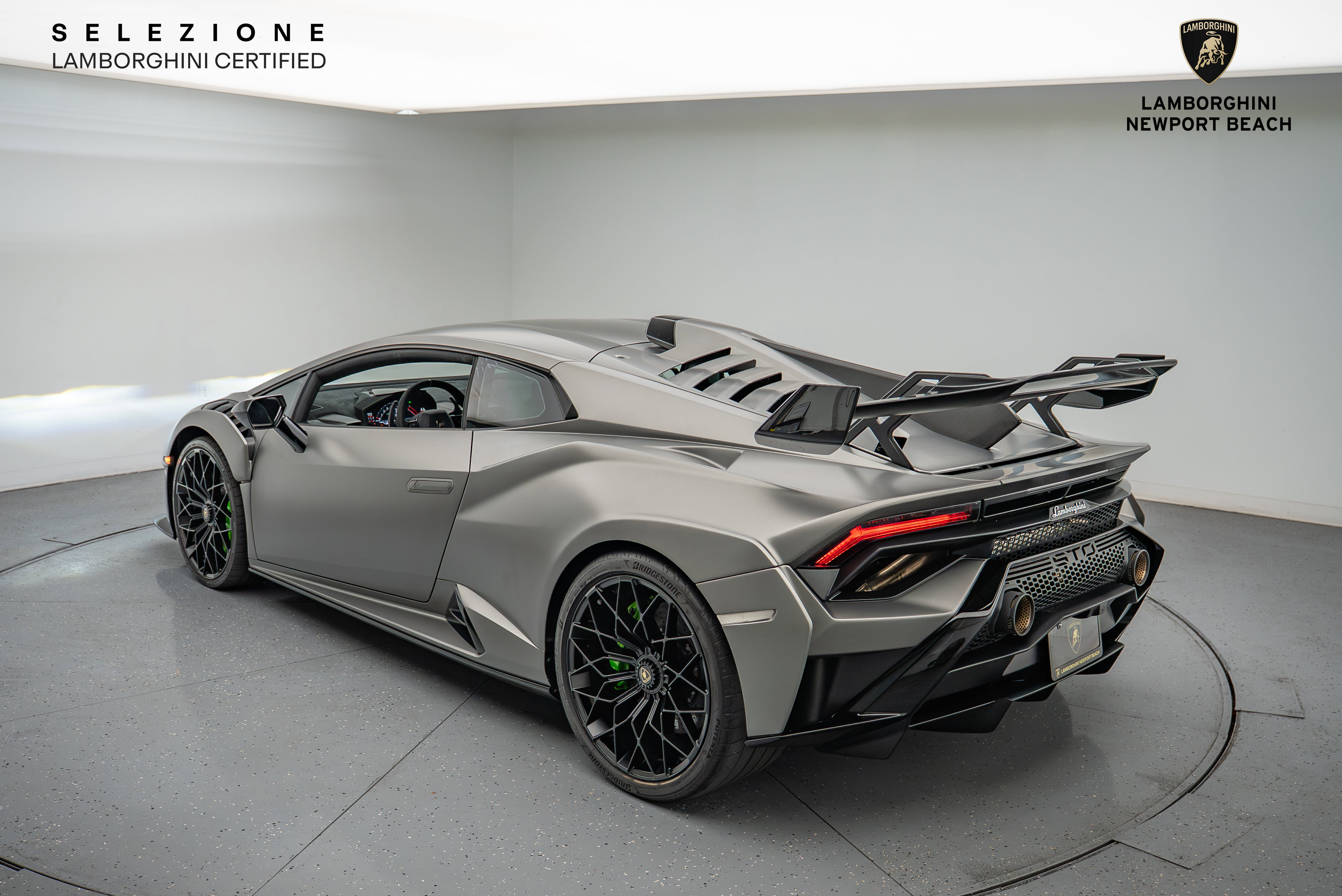 Used 2023 Lamborghini Huracan STO image 14
