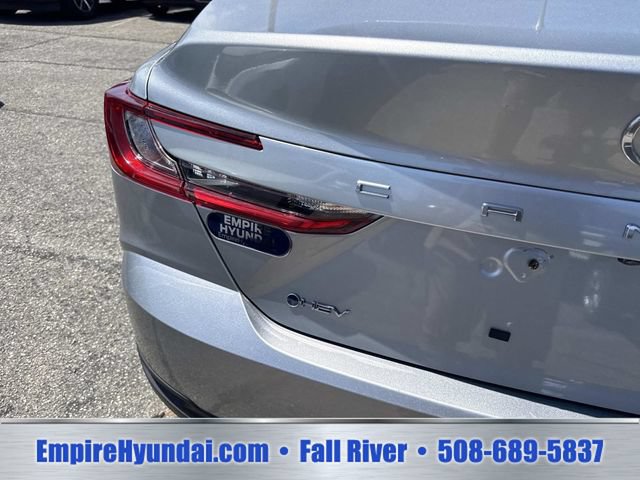 Used 2025 Toyota Camry LE FWD image 5