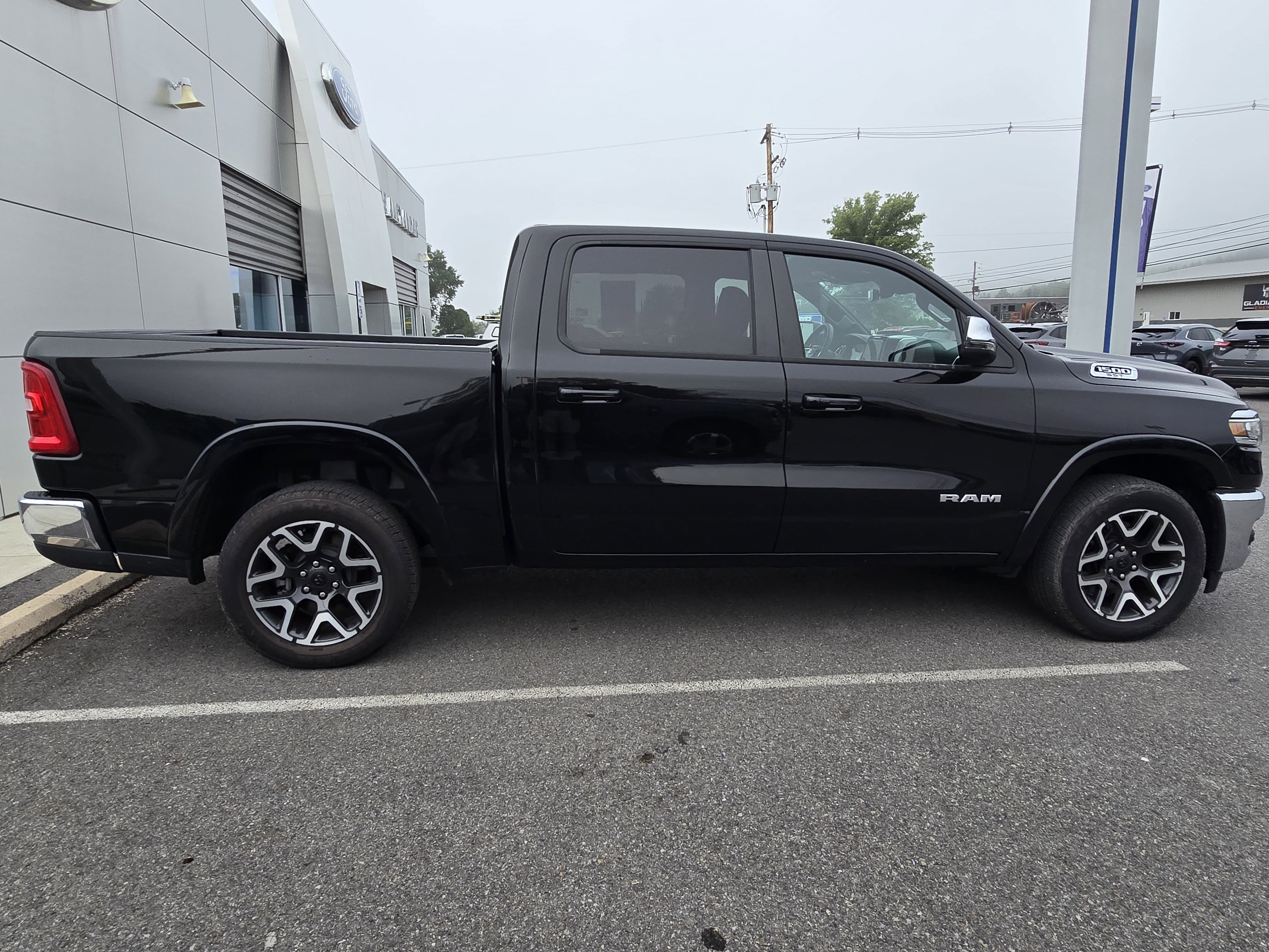 Used 2025 RAM 1500 Laramie video 2