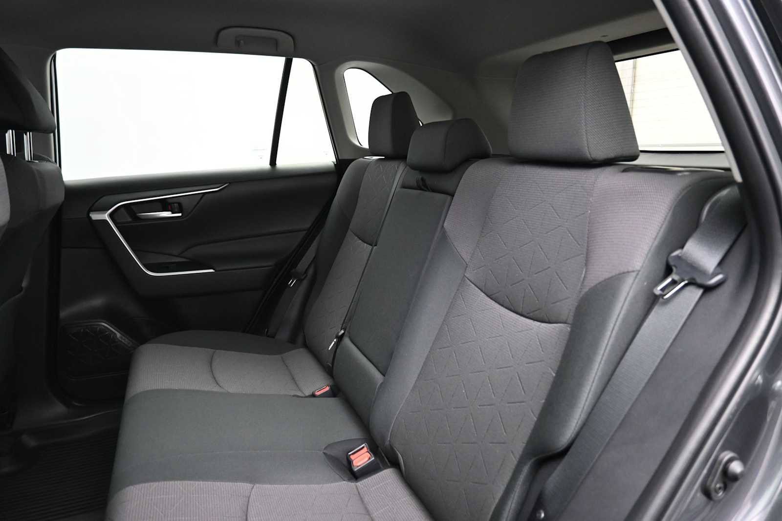 Used 2023 Toyota RAV4 XLE AWD/4WD image 14