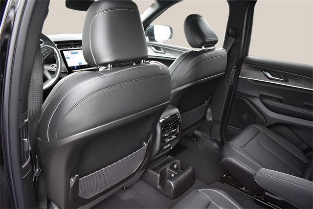 Used 2024 Jeep Grand Cherokee L Limited w/ Trailer Tow Package image 12