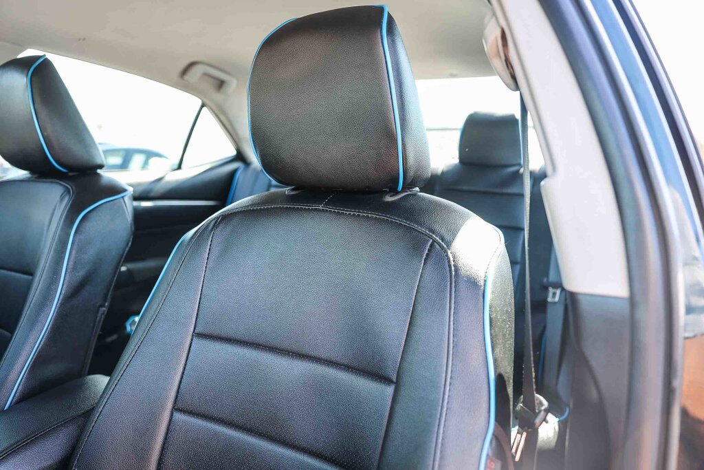 Used 2019 Toyota Corolla LE w/ Carpet Mat Package (TMS) FWD image 15