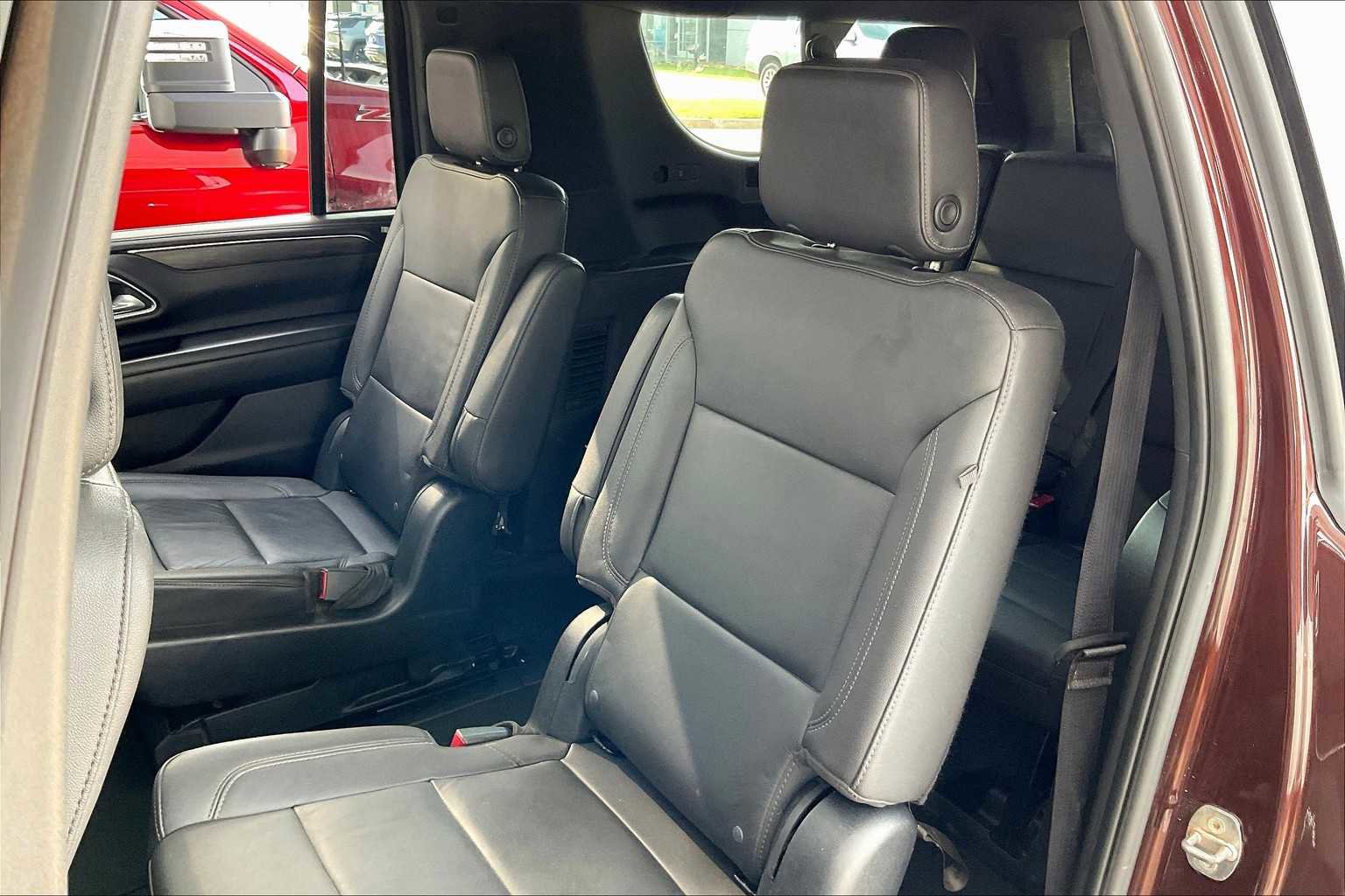 Used 2023 Chevrolet Suburban LT w/ LT Signature Package image 20