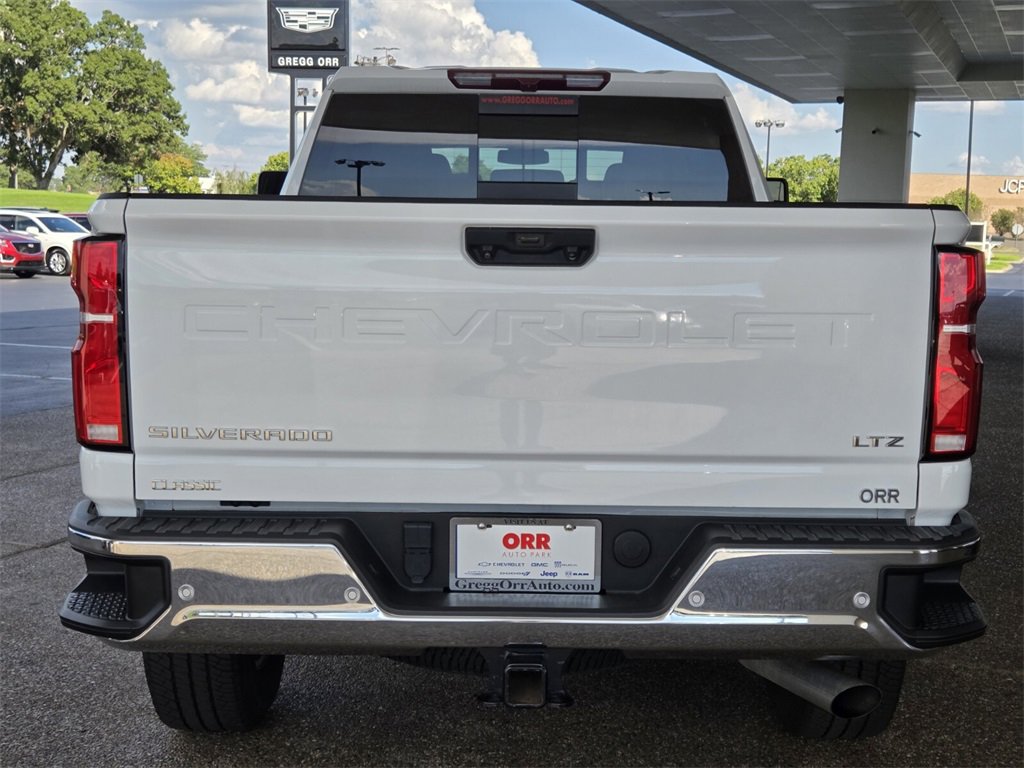 Used 2024 Chevrolet Silverado 2500 LTZ w/ LTZ Convenience Package image 4