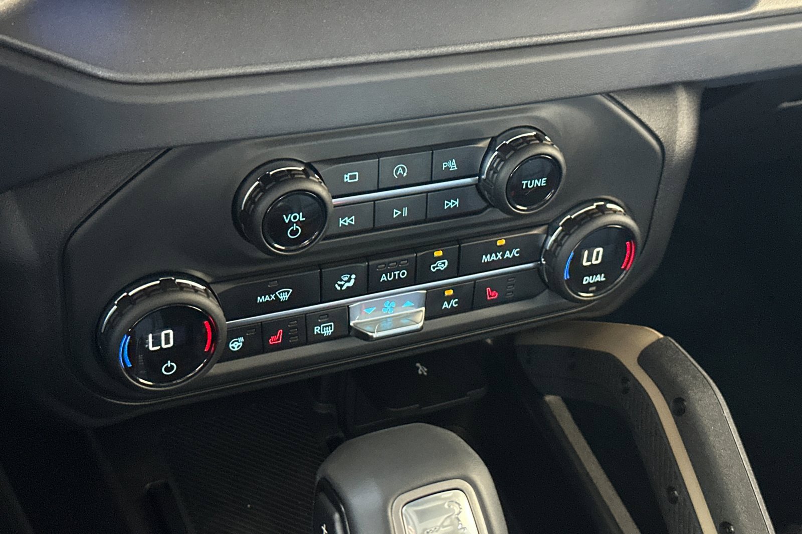 New 2025 Ford Bronco Badlands image 21