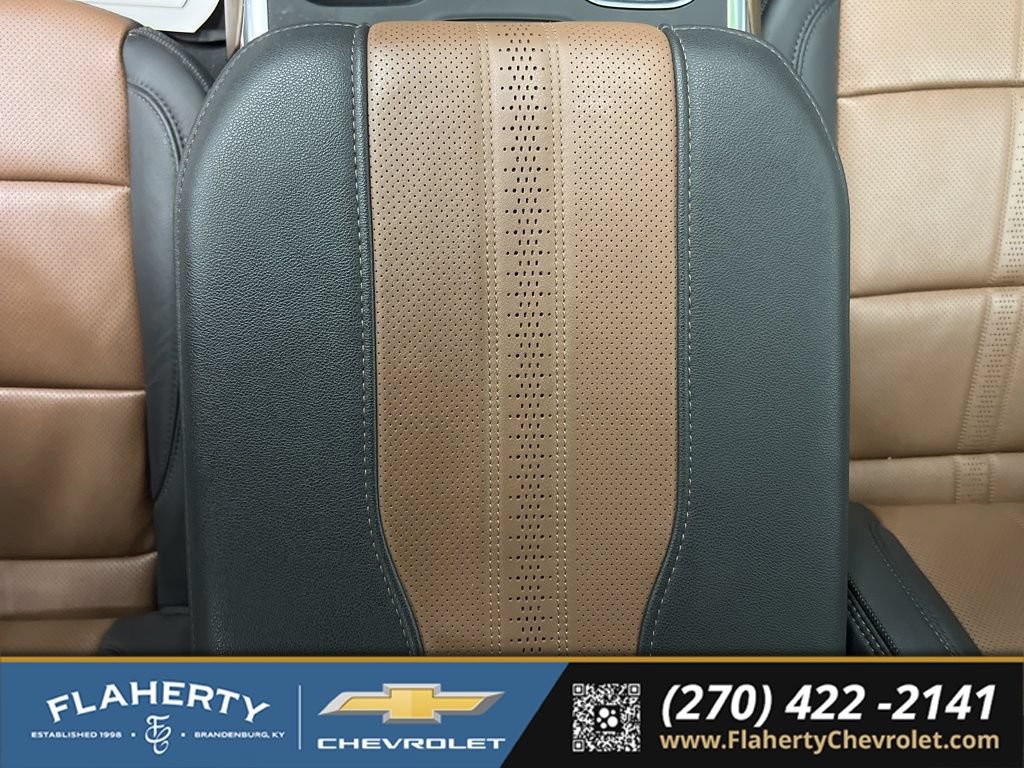 Used 2025 Chevrolet Silverado 1500 High Country AWD/4WD image 34