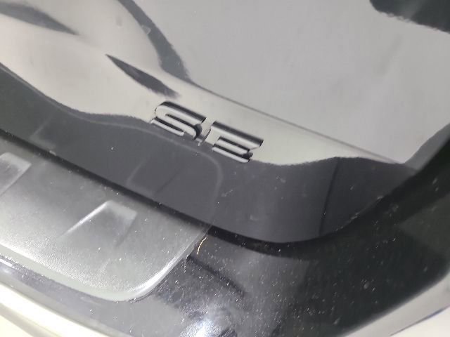 Used 2020 Toyota Sienna SE Premium w/ Nightshade Edition FWD image 14