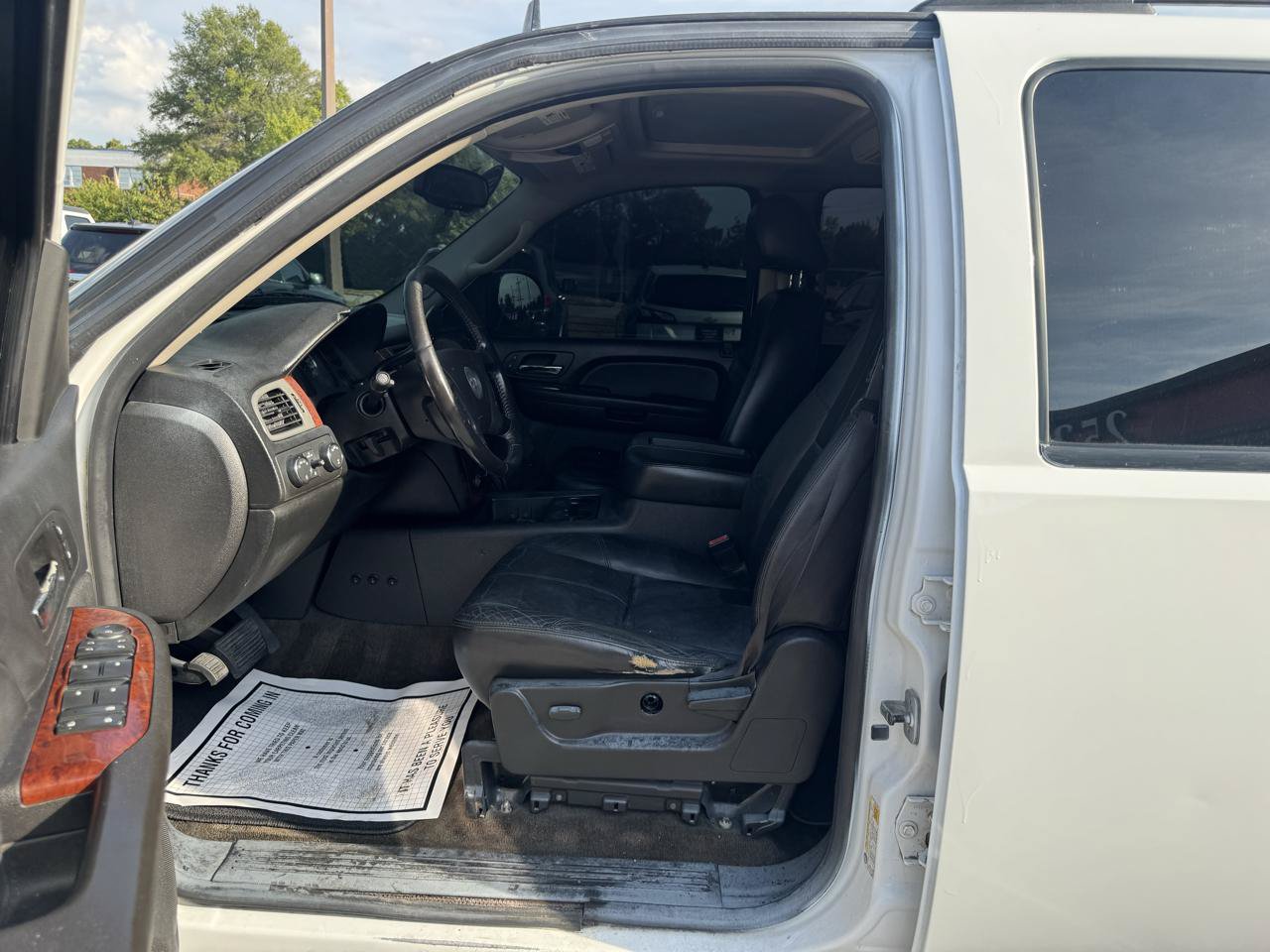 Used 2010 Chevrolet Tahoe LT AWD/4WD image 12