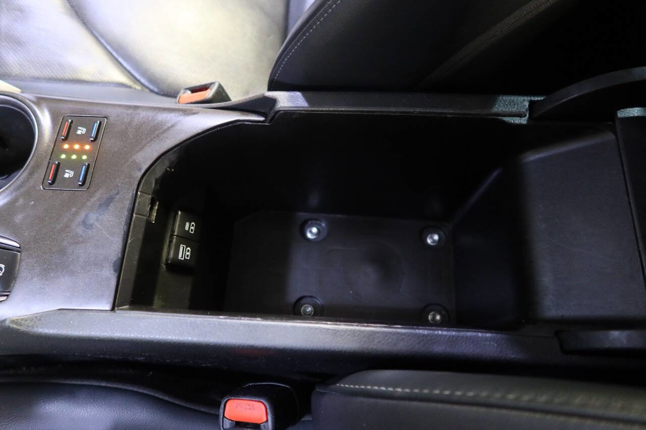 Used 2023 Toyota Camry XSE w/ Navigation Package image 38