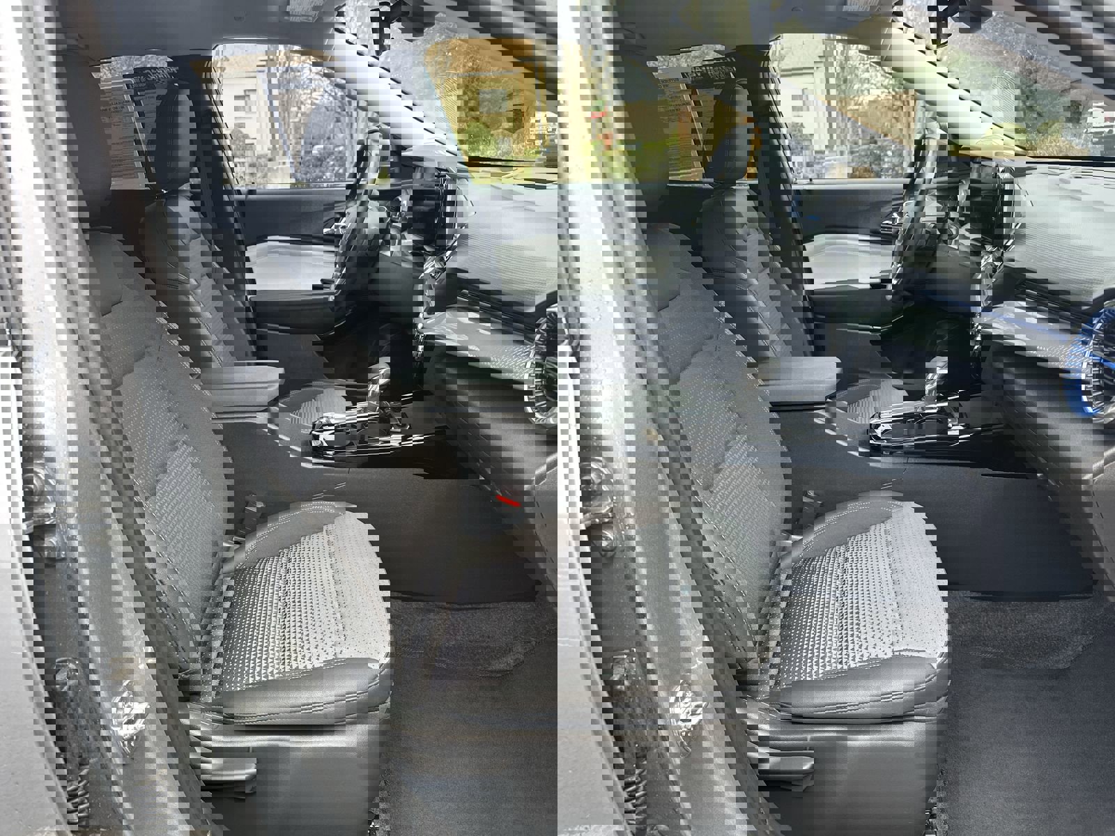 Used 2025 Chevrolet Trax LT w/ LT Convenience Package image 22