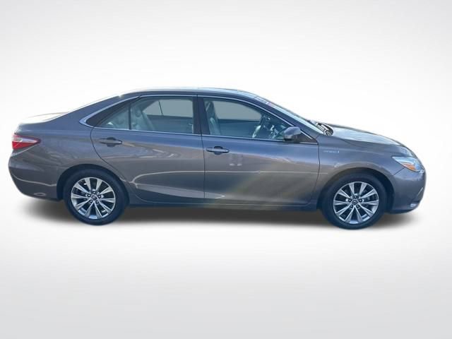 Used 2015 Toyota Camry XLE w/ Moonroof Package image 6