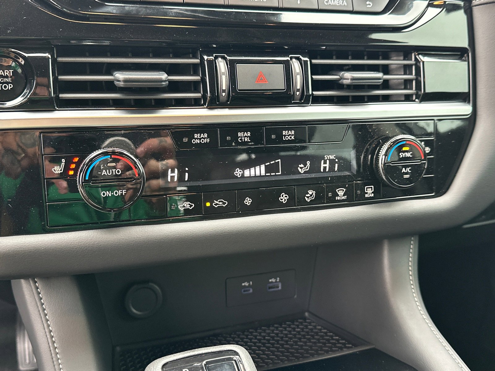 New 2025 Nissan Pathfinder SV w/ SV Premium Package image 33