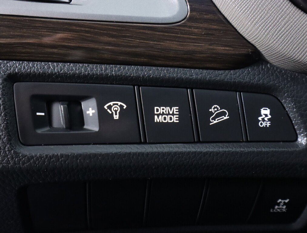 Used 2019 Hyundai Santa Fe XL SE image 10