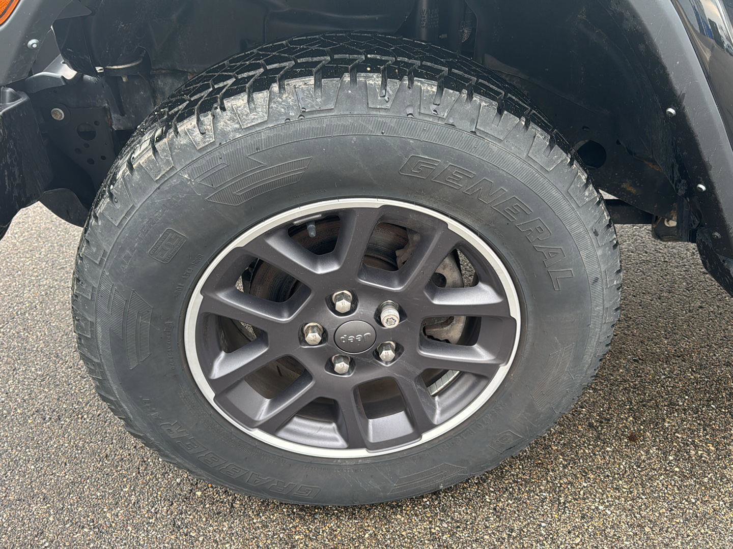 Used 2021 Jeep Gladiator Overland w/ Uconnect 4C Nav & Sound Group image 10