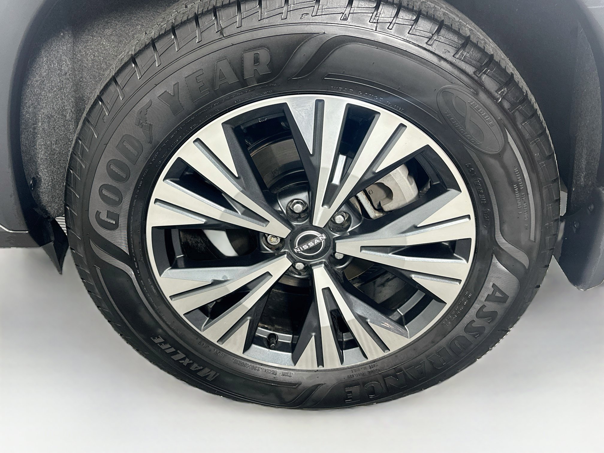 Used 2023 Nissan Rogue SV FWD image 11