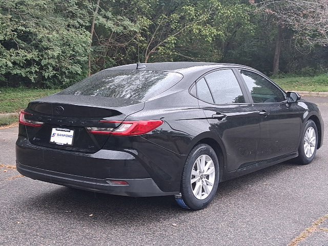Used 2025 Toyota Camry LE FWD image 5