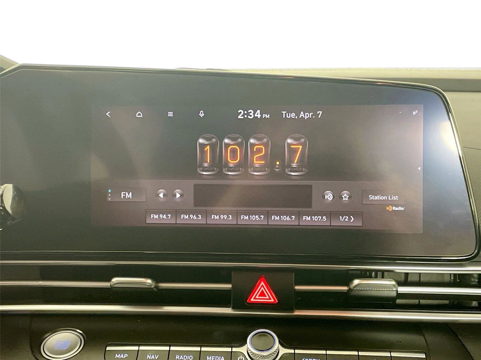 Used 2023 Hyundai Elantra SEL w/ Convenience Package FWD image 7