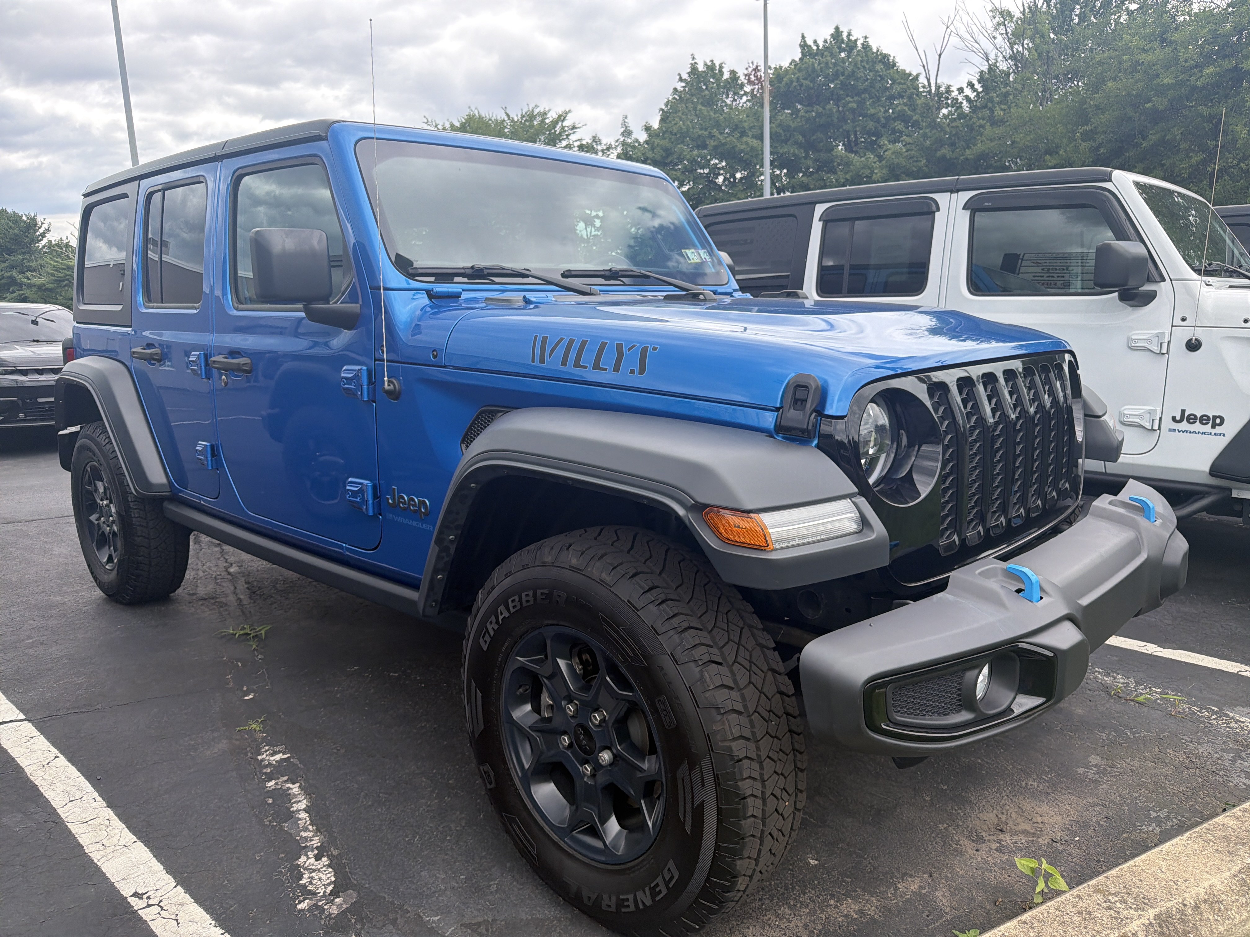 Certified 2023 Jeep Wrangler Unlimited w/ Convenience Group AWD/4WD image 1