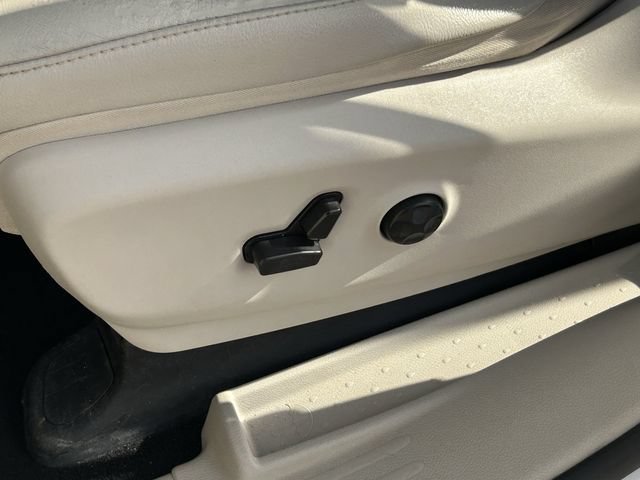 Used 2021 Chrysler Pacifica Touring-L FWD image 22