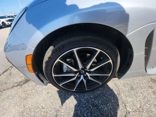 Used 2024 Toyota GR86 Premium image 10