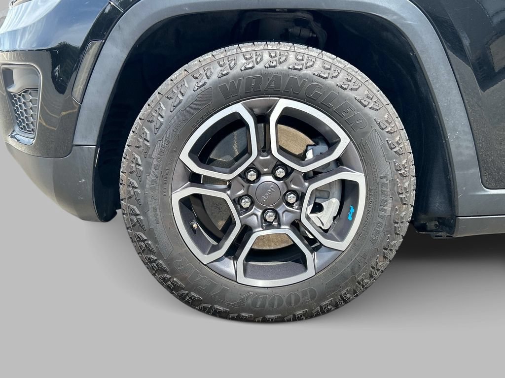 Certified 2022 Jeep Grand Cherokee Trailhawk w/ Luxury Tech Group III AWD/4WD image 9