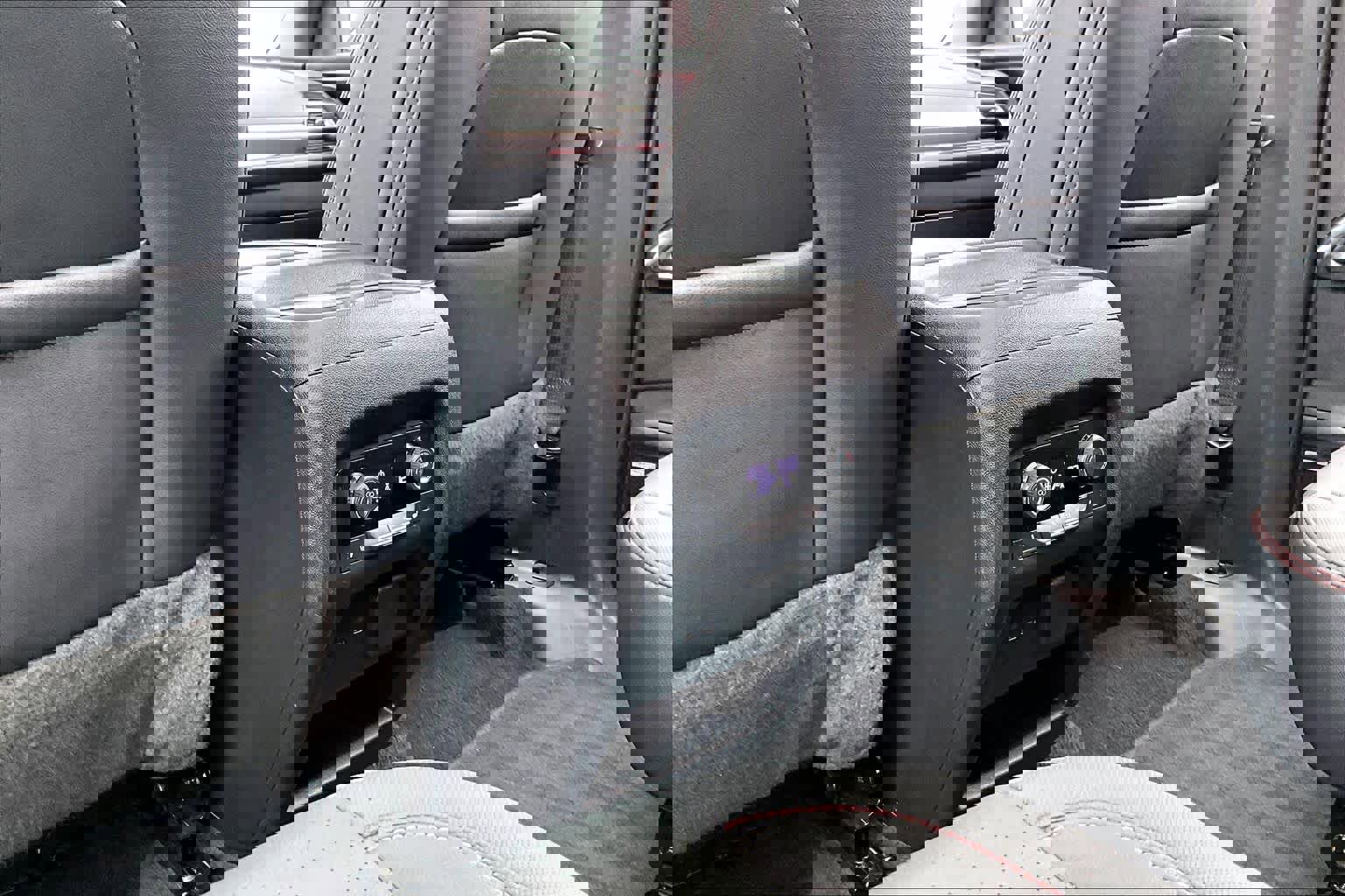 Used 2024 Chevrolet Traverse RS image 33