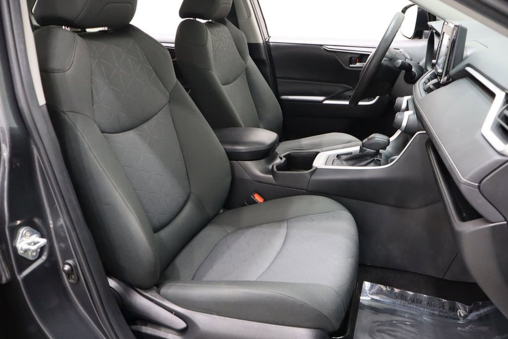 Used 2022 Toyota RAV4 XLE image 14