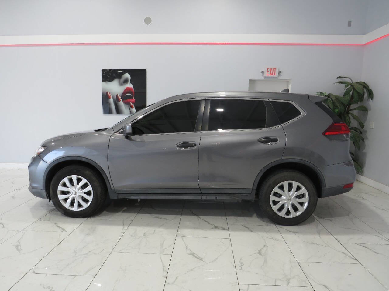 Used 2017 Nissan Rogue S image 7