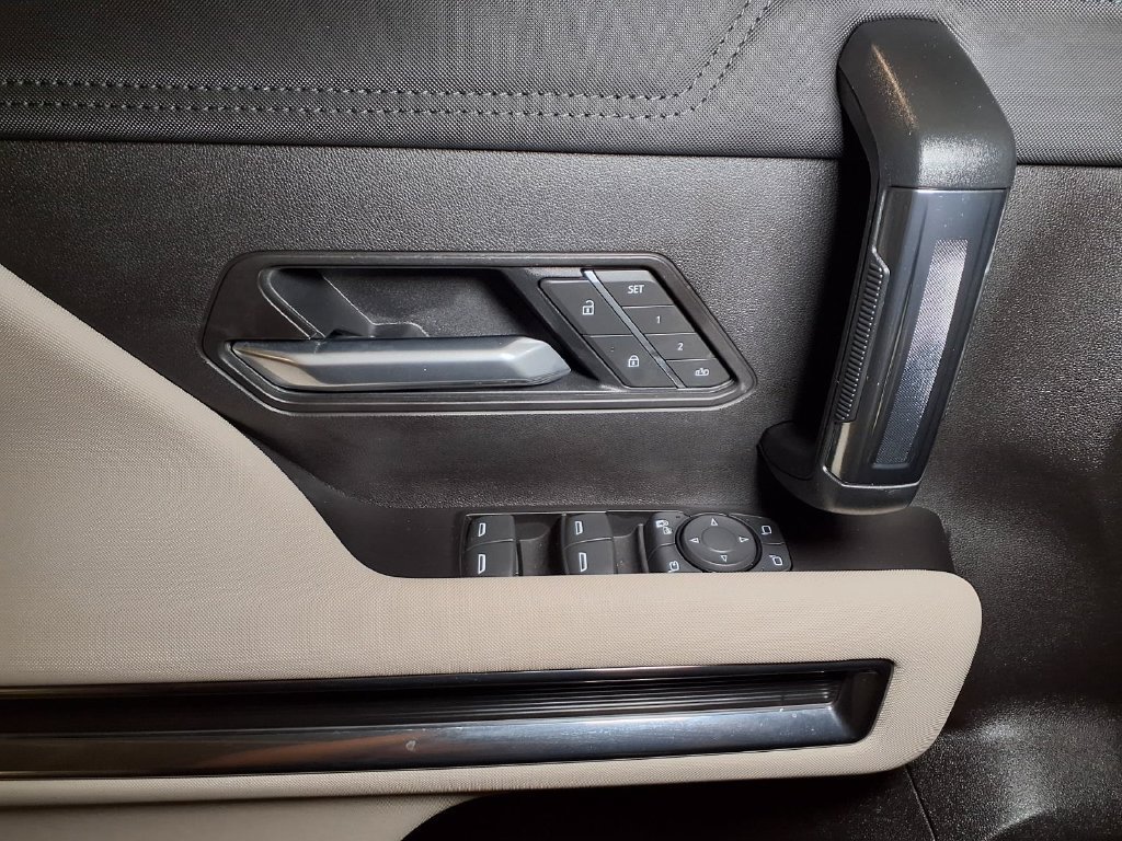 Used 2026 GMC Hummer EV SUV AWD/4WD image 16