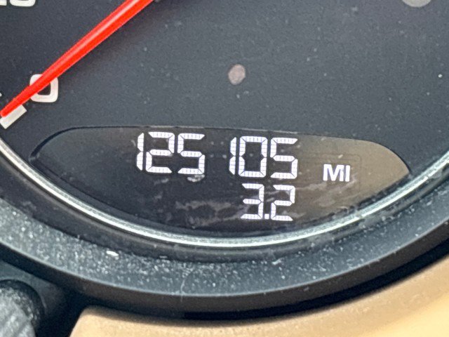 Used 2017 Porsche Cayenne Platinum Edition image 13