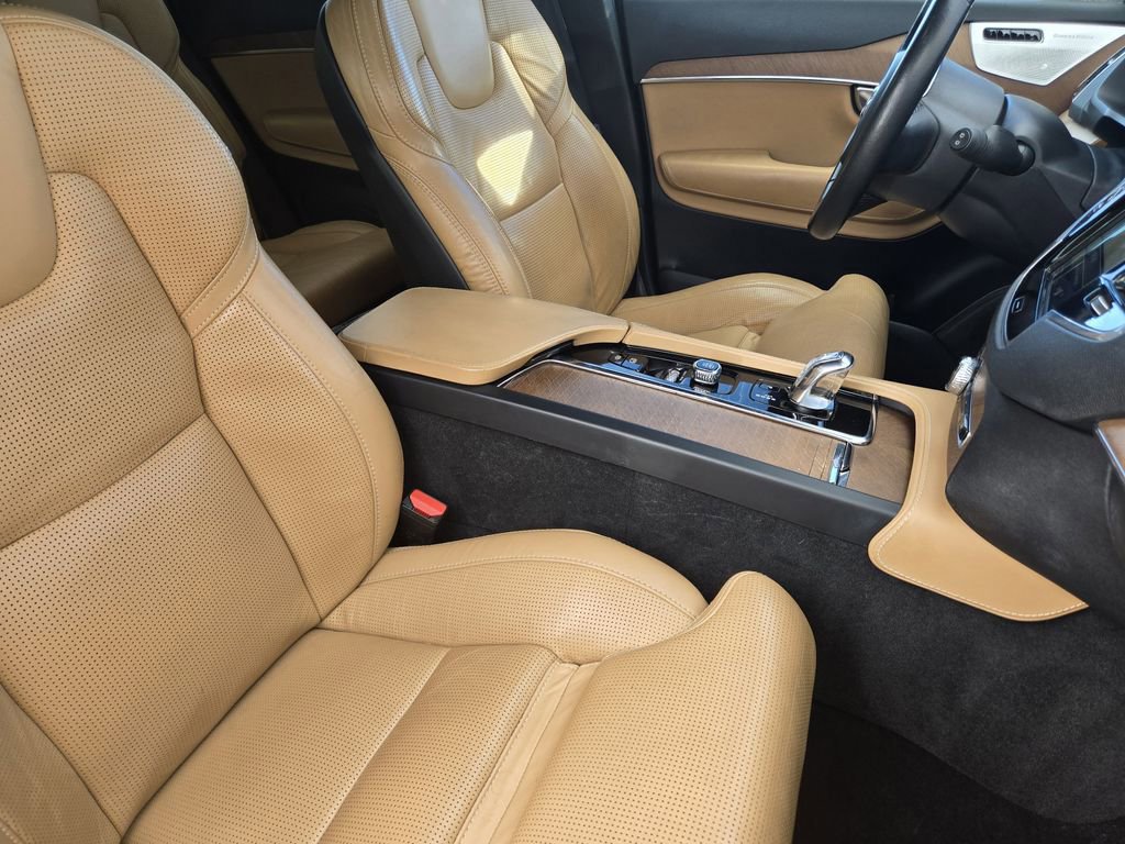 Used 2018 Volvo XC90 T8 Inscription w/ Convenience Package image 9