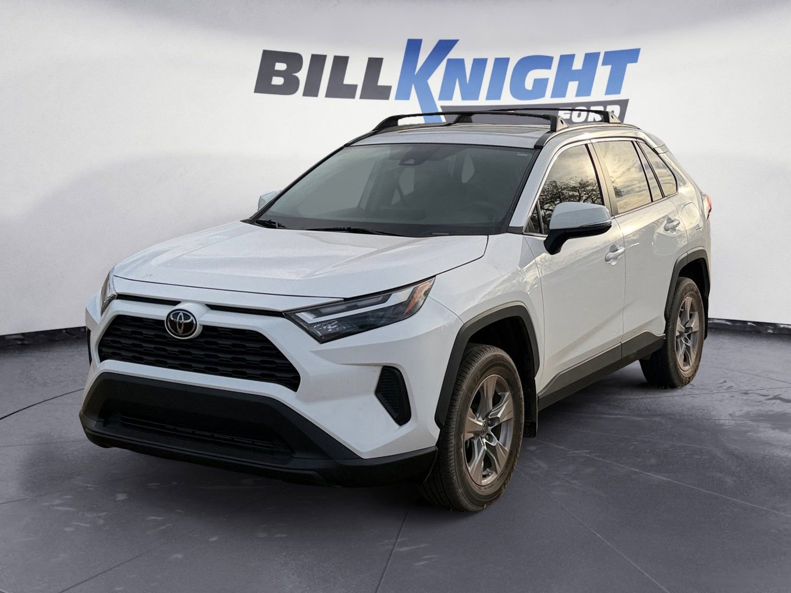 Used 2023 Toyota RAV4 XLE image 1