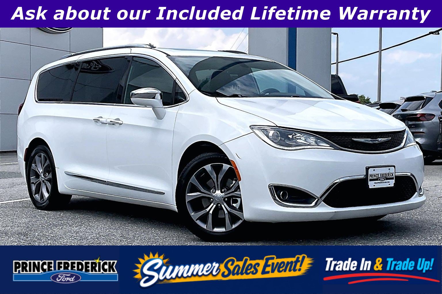 Used 2018 Chrysler Pacifica Limited w/ Tire & Wheel Group FWD video 1