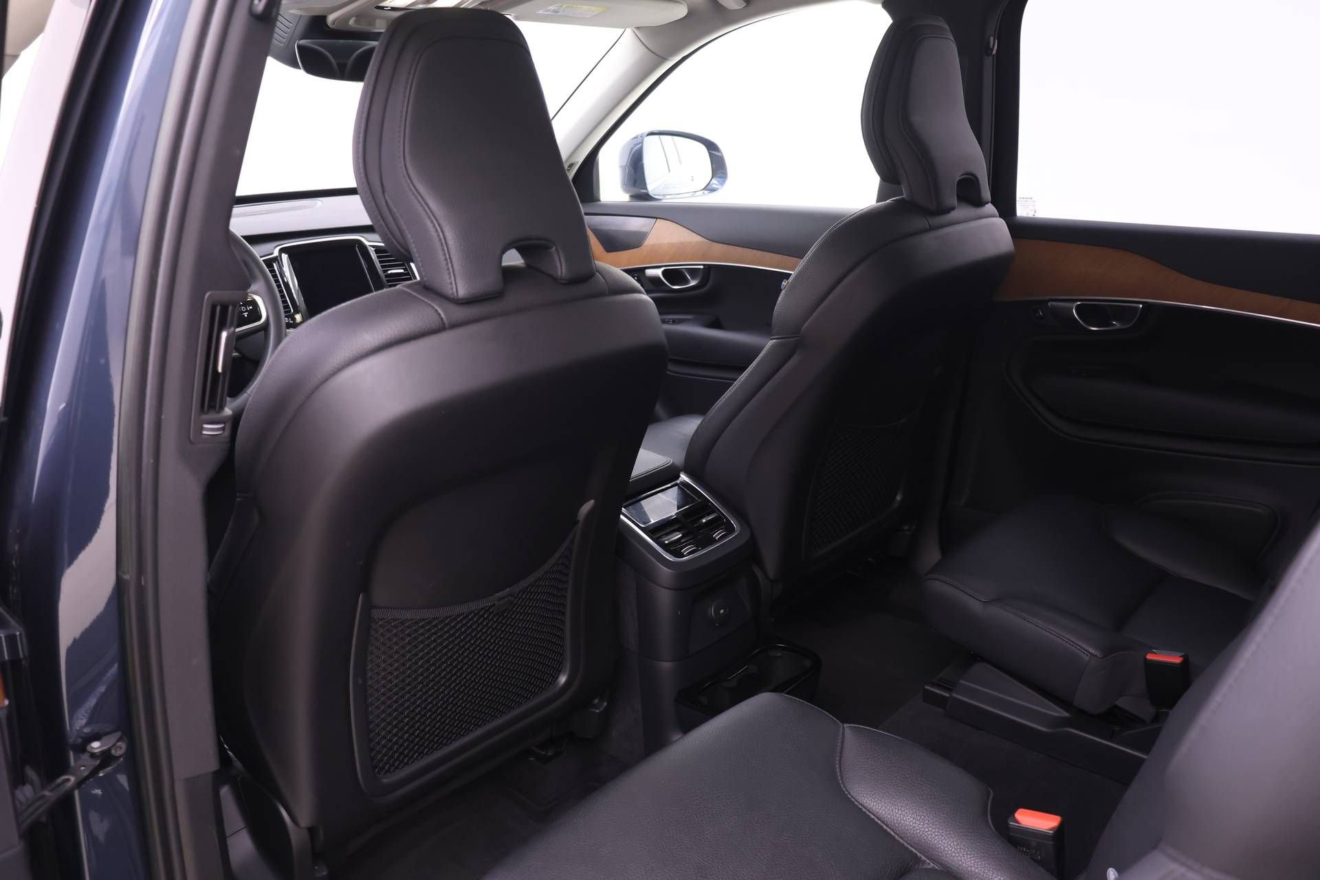 Certified 2023 Volvo XC90 T8 Plus w/ Protection Package Premier image 14