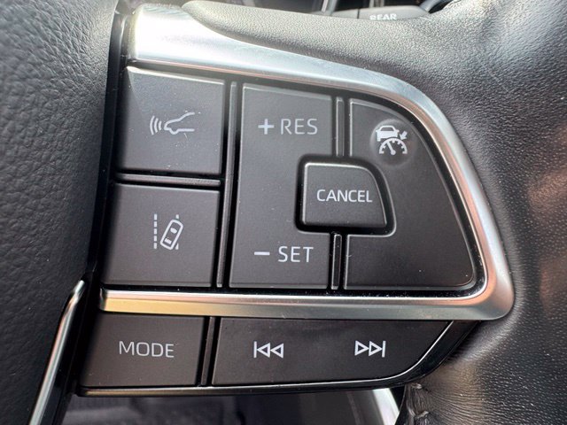 Used 2021 Toyota Highlander Limited AWD/4WD image 6
