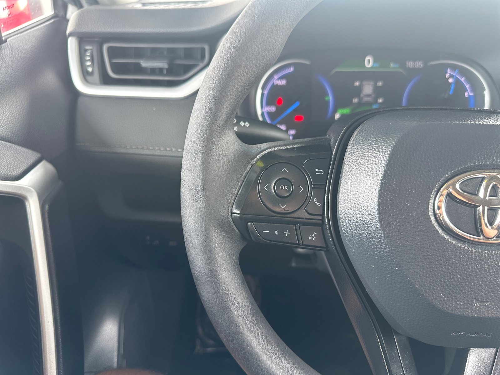 Used 2023 Toyota RAV4 LE AWD/4WD image 18