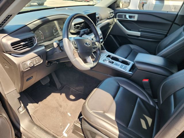 Used 2022 Ford Explorer XLT w/ Equipment Group 202A image 7