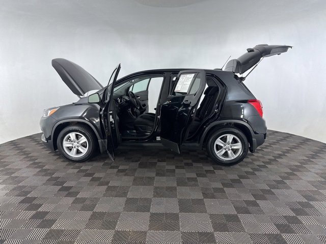 Used 2019 Chevrolet Trax LS w/ Tint and Cruise Package image 9