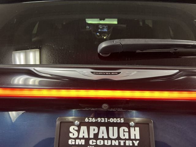 Used 2023 Chrysler Pacifica Touring-L FWD image 30