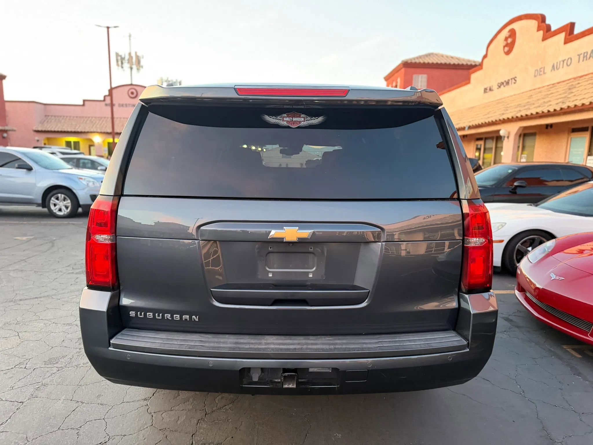 Used 2020 Chevrolet Suburban LT RWD image 7