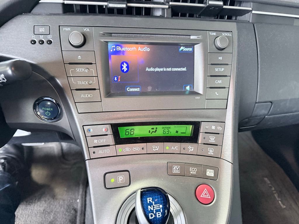 Used 2015 Toyota Prius Four image 4