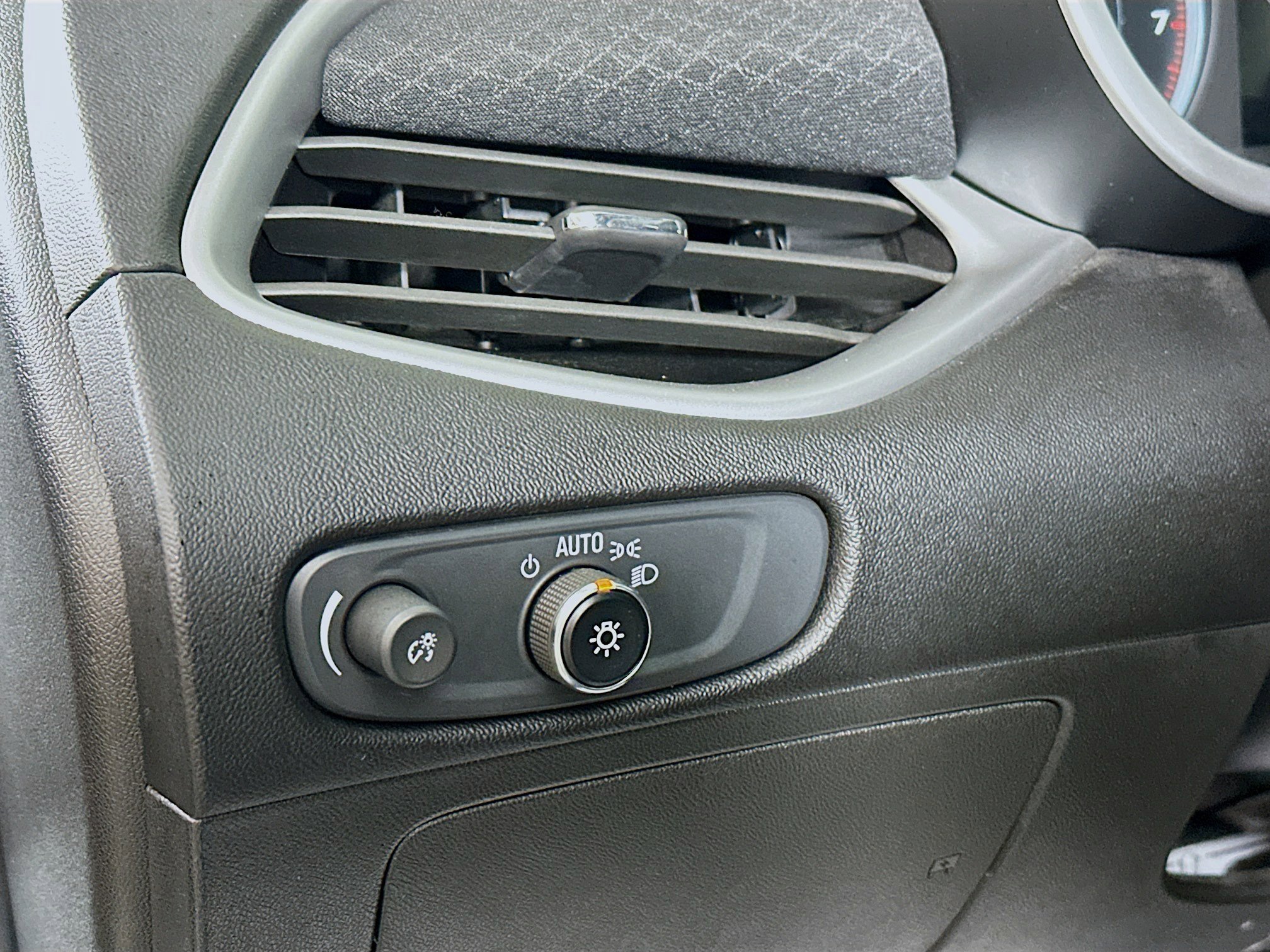 Used 2024 Chevrolet Malibu LT image 10