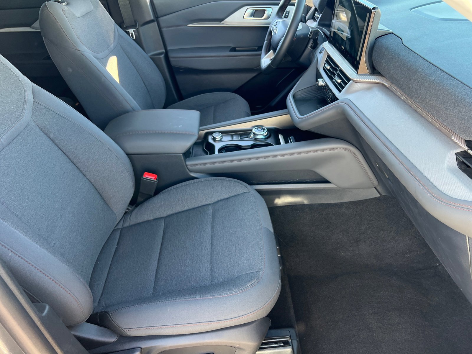 Certified 2025 Ford Explorer Active image 19